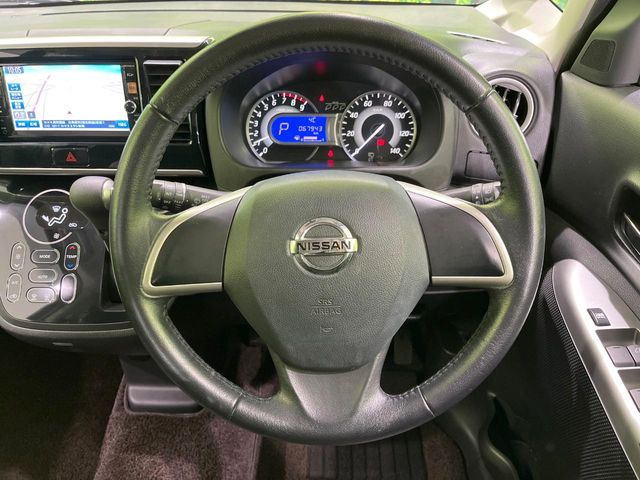 �y�����v�����X�e�A�����O�z�㎿�Ȋv���g�p���邱�ƂŁA��ɂ����������݂ƂĂ��^�]���₷���n���h���ł���