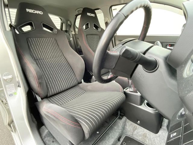 �yRECARO���o�P�b�g�V�[�g�z�l�ԍH�w�Ɋ�Â����ʈ����z�ɂ���č��ւ̕��S�Ⓑ���ԉ^�]���̔�J�������y������ڂŃ��J���Ƃ킩��X�|�[�e�B�ȃ��b�N�X�������ł��B