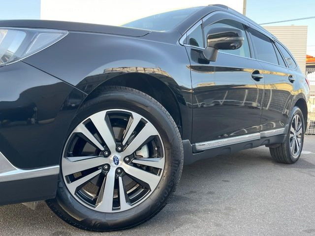 �y����18�C���`�A���~�z�C�[���z�O�ςɃ}�b�`���������A���~�z�C�[���𑕒����Ă���܂��B�e��ЊO�A���~�z�C�[����A�X�^�b�h���X�^�C�����戵�����Ă���܂��B���񂲑��k����������