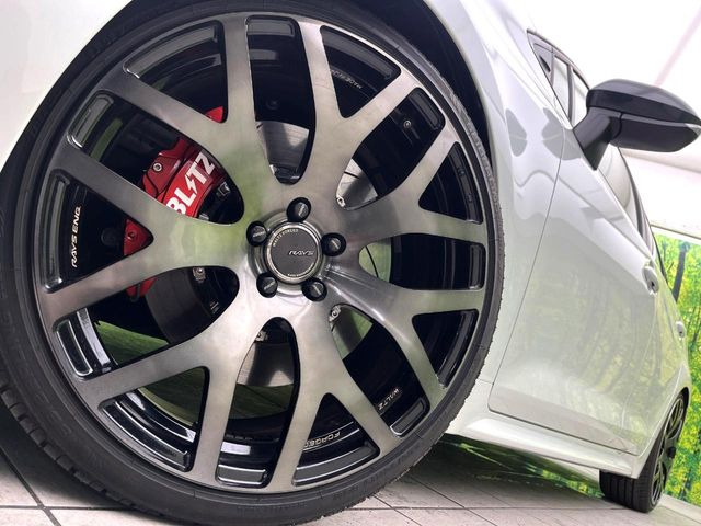 �y19�C���`�A���~�z�C�[���z�O�ςɃ}�b�`�����A���~�z�C�[���𑕒����Ă���܂��B�e��A���~�z�C�[����A�X�^�b�h���X�^�C�����戵�����Ă���܂��B���񂲑��k����������