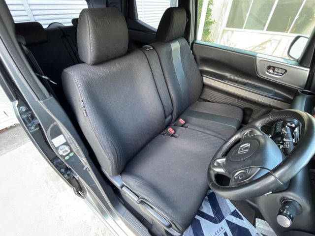 �^�]�Ȃ܂��ɂ͏\���ȃX�y�[�X������A�啿�ȕ��ł��������^�]���Ă�����������ł��B