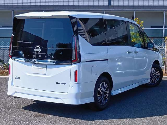 セレナ1.4 e-POWER ハイウェイスターV