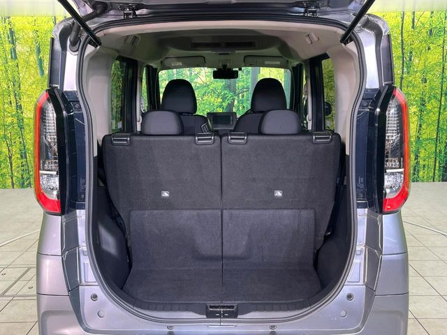 ���i�̂���������ʋ΁A���}���ɏ\���ȉ׎��X�y�[�X���m�ۂ��Ă���܂��B�Z�J���h�V�[�g��|���ƁA�傫�ȉו��̐ύڂ��\�ł���