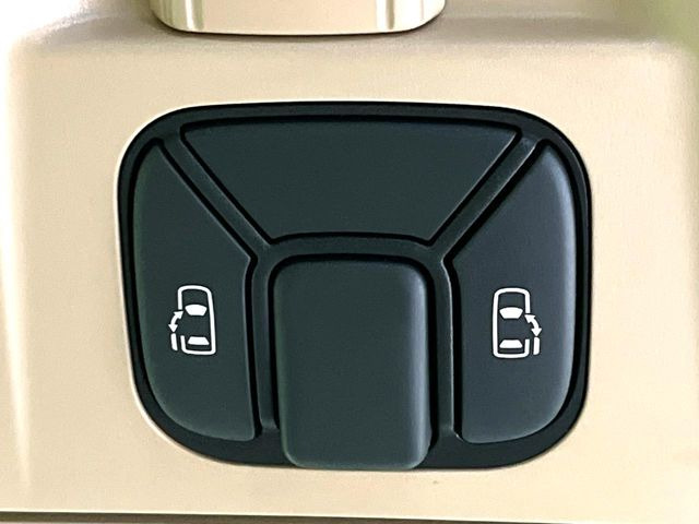 �y�����p���[�X���C�h�h�A�z�X�}�[�g�L�[��^�]�Ȃ̃X�C�b�`�Ō�ȗ����X���C�h�h�A�̊J���\���d��������͂����ăh�A���J����K�v�������A�����Ȃ��q�l�ł��ȒP�ɊJ���߂ł����K�ł���