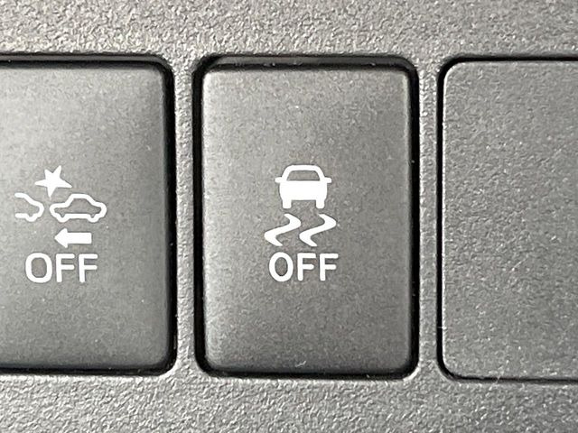 �y������h�~���u�z�ԗ��̉���������m����ƁA�����I�Ɏԗ��̐i�s������ۂ悤�Ɏԗ��𐧌䂵�܂��B�J�̓��ȂǊ���₷���H�ʏ󋵂ł����S�ȉ^�]���\�ł��B