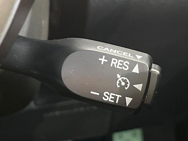 �y�N���[�Y�R���g���[���z�������H�����N���N���s�B�A�N�Z���𗣂��Ă���葬�x�ő��s���ł��A�������^�]���̕��S���y��!�����E�������ȒP�ȃX�C�b�`����Œ����ł��܂��B