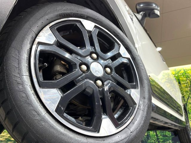 �y����15�C���`�A���~�z�C�[���z�O�ςɃ}�b�`���������A���~�z�C�[���𑕒����Ă���܂��B�e��ЊO�A���~�z�C�[����A�X�^�b�h���X�^�C�����戵�����Ă���܂��B���񂲑��k����������