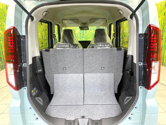 ���i�̂���������ʋ΁A���}���ɏ\���ȉ׎��X�y�[�X���m�ۂ��Ă���܂��B�Z�J���h�V�[�g��|���ƁA�傫�ȉו��̐ύڂ��\�ł���