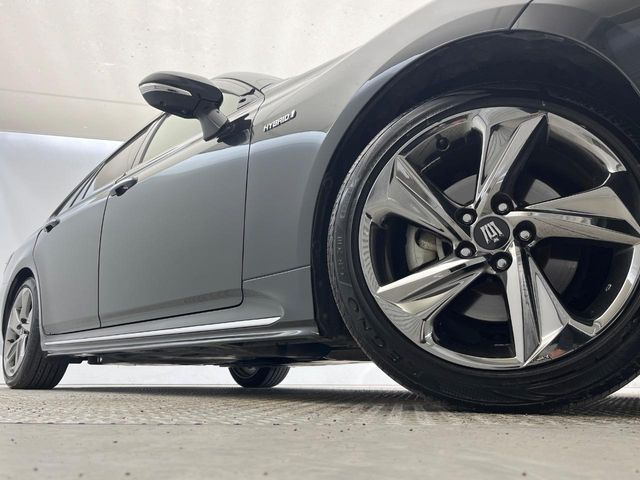 �y����18�C���`�A���~�z�C�[���z�O�ςɃ}�b�`���������A���~�z�C�[���𑕒����Ă���܂��B�e��ЊO�A���~�z�C�[����A�X�^�b�h���X�^�C�����戵�����Ă���܂��B���񂲑��k����������