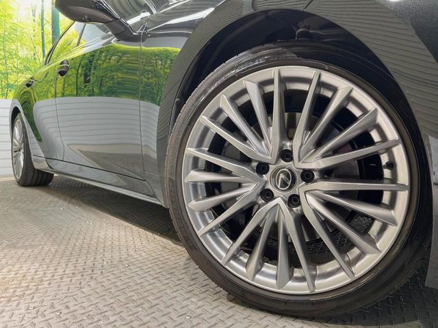 �y����19�C���`�A���~�z�C�[���z�O�ςɃ}�b�`���������A���~�z�C�[���𑕒����Ă���܂��B�e��ЊO�A���~�z�C�[����A�X�^�b�h���X�^�C�����戵�����Ă���܂��B���񂲑��k����������