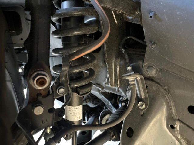 安心の最長10年・走行無制限保証(有償)をご用意。保証内容も充実はもちろん、無料点検&オイル交換や、年中無休の全国・24時間ロードサービスも付帯されておりますのでご安心下さい。