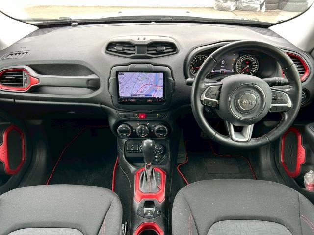 レネゲードトレイルホーク 4WD