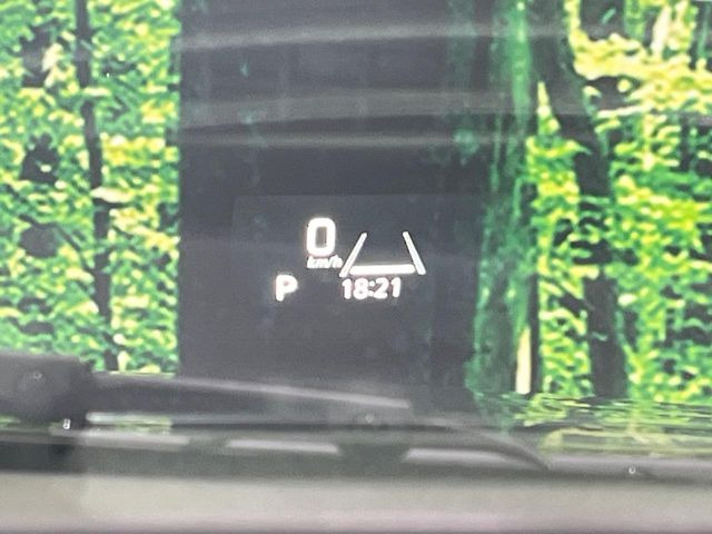 �y�w�b�h�A�b�v�f�B�X�v���C�z���݂̑��x�⑖�s�����f�W�^���\���ŉ^�]�ȑO���̃K���X�ɓ��e!�^�]���A�ڐ������炳���K�v�ȏ����m�F�ł���̂łƂ��Ă��֗��ň��S!