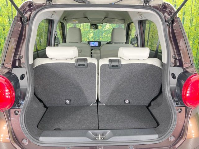 ���i�̂���������ʋ΁A���}���ɏ\���ȉ׎��X�y�[�X���m�ۂ��Ă���܂��B�Z�J���h�V�[�g��|���ƁA�傫�ȉו��̐ύڂ��\�ł���