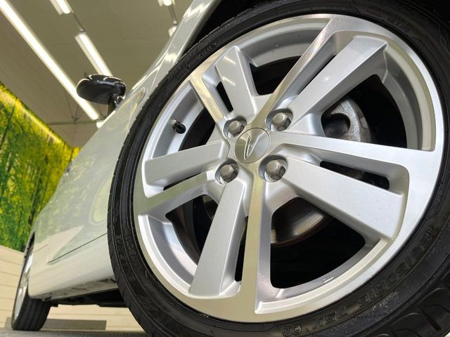 �y����16�C���`�A���~�z�C�[���z�O�ςɃ}�b�`���������A���~�z�C�[���𑕒����Ă���܂��B�e��ЊO�A���~�z�C�[����A�X�^�b�h���X�^�C�����戵�����Ă���܂��B���񂲑��k����������