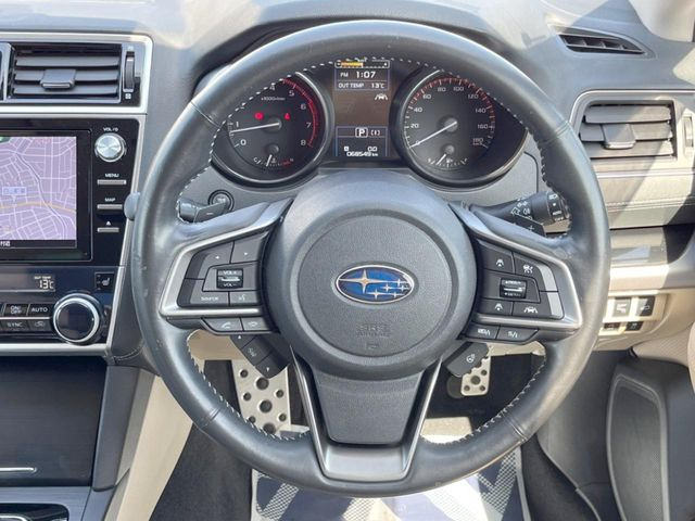 �y�����v�����X�e�A�����O�z�㎿�Ȋv���g�p���邱�ƂŁA��ɂ����������݂ƂĂ��^�]���₷���n���h���ł���