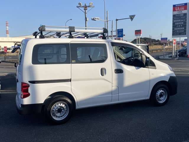 NV200バネットバン1.6 DX
