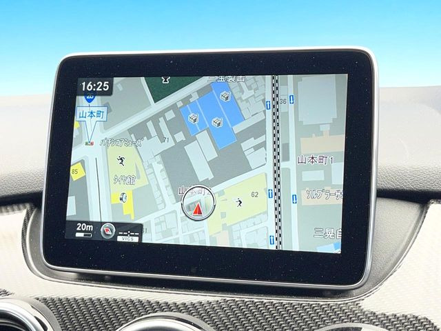 �������i�r:��̊��̂���i�r�́A����������ԓ������o���Ă���܂��B�I�[�f�B�I�@�\���[�����Ă���܂��̂ŁA�^�]�����y���߂܂���