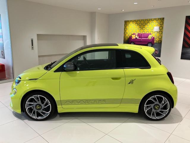 アバルト500eスコーピオニッシマ