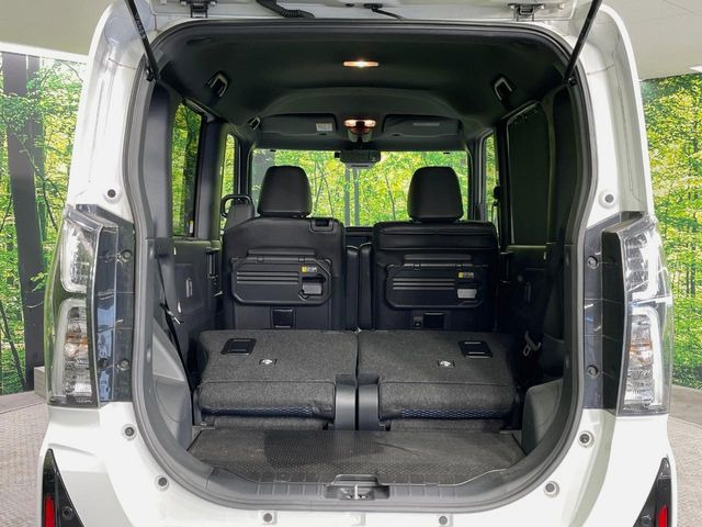 ���i�̂���������ʋ΁A���}���ɏ\���ȉ׎��X�y�[�X���m�ۂ��Ă���܂��B�Z�J���h�V�[�g��|���ƁA�傫�ȉו��̐ύڂ��\�ł���