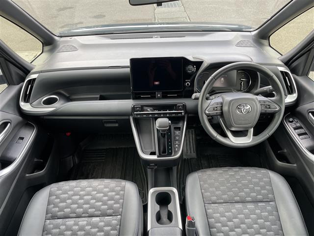 ヴォクシー1.8 ハイブリッド S-Z E-Four 4WD