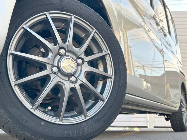 �y14�C���`�A���~�z�C�[���z�O�ςɃ}�b�`�����A���~�z�C�[���𑕒����Ă���܂��B�e��A���~�z�C�[����A�X�^�b�h���X�^�C�����戵�����Ă���܂��B���񂲑��k����������