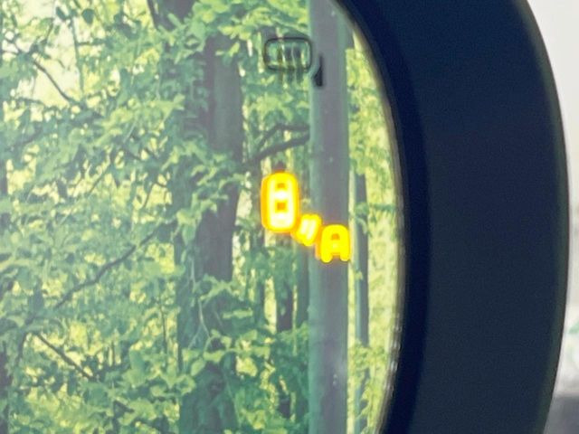 �y�u���C���h�X�|�b�g���j�^�[�z���s���A�h�A�~���[�̎��p�ɂȂ�₷���ӏ��Ɍ㑱�Ԃ��ڋ߂���ƃT�C�h�~���[�t�߂Ɍx����\���A�h���C�o�[�ɒ��ӊ��N�����Ă���܂��B