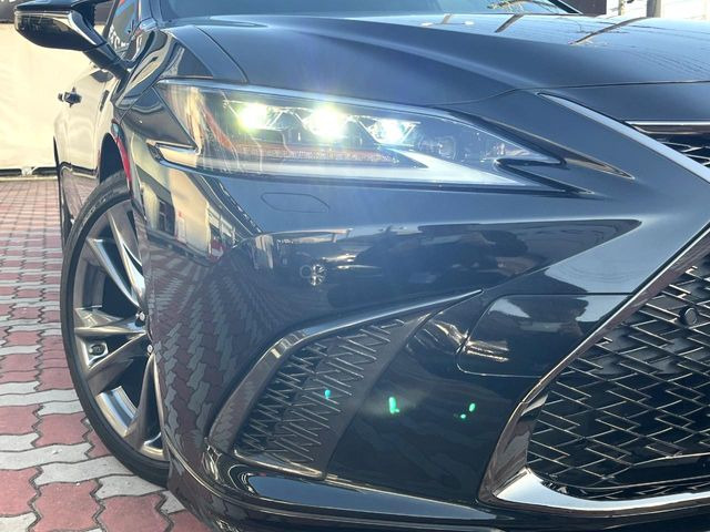 �y�O��LED�w�b�h���C�g�z�X�^�C���b�V���Ȍ����ڂ̎O��LED�w�b�h���C�g�𑕔���X�^�C�������łȂ��A��Ԃ̑��s�����E�ǍD�ň��S���Ă���肢�������܂��B