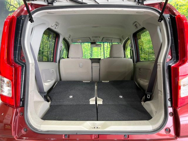 ���i�̂���������ʋ΁A���}���ɏ\���ȉ׎��X�y�[�X���m�ۂ��Ă���܂��B�Z�J���h�V�[�g��|���ƁA�傫�ȉו��̐ύڂ��\�ł���