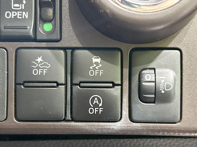 �y�X�}�[�g�A�V�X�g�z���s���ɑO���̎ԗ�����F�����A�Փ˂������Ȏ��͌x��ƃu���[�L�ŏՓˉ���Ɣ�Q�y�����A�V�X�g�B�����S�Ƀh���C�u�����y���݂��������܂��B