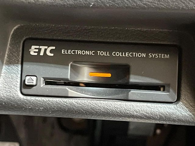 【ETC】高速道路の料金所をストレスなく通過!話題のスポットやサービスエリアに多い「スマートIC」利用時は必須のアイテムです。当店でセットアップを実施、ご納車当日からすぐにご利用いただけます!