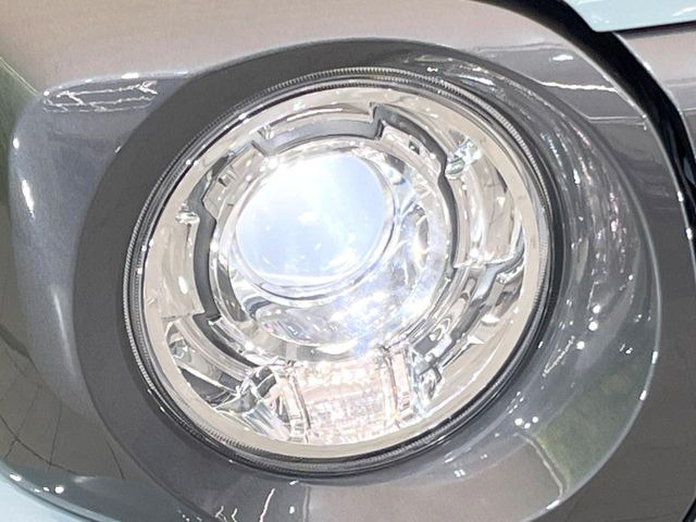 �yLED�w�b�h���C�g�z���V����ԑ��s�����ǍD�Ȏ��E���m�ۂ����S���ĉ^�]�ł��鍂�P�xLED�w�b�h���C�g�𑕔�!�_�����x�������A����d�͂��}�����Ă��܂��B