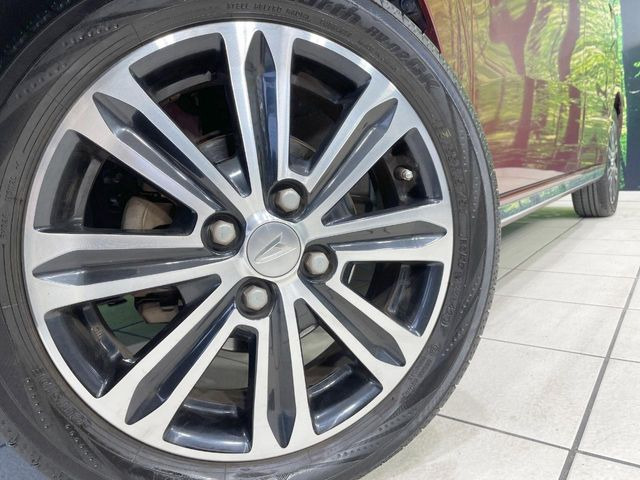 �y����15�C���`�A���~�z�C�[���z�O�ςɃ}�b�`���������A���~�z�C�[���𑕒����Ă���܂��B�e��ЊO�A���~�z�C�[����A�X�^�b�h���X�^�C�����戵�����Ă���܂��B���񂲑��k����������