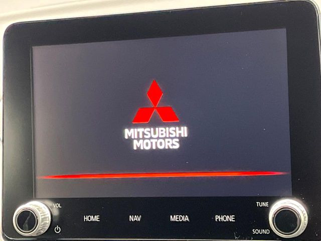 �y���[�J�[����8�C���`�i�r�z�C���e���A�ɗn�����ރX�^�C���b�V���ȁu��p�݌v�v���[�J�[�i�r�𑕔��􎋔F���⑀�쐫�ȂǊ�{���\�ɂ��D��A���㎿�ȃJ�[���C�t�����y���݂��������܂��B