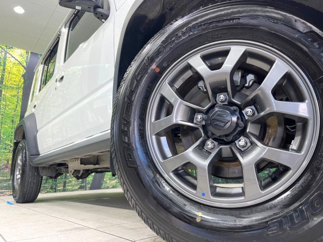 �y����16�C���`�A���~�z�C�[���z�O�ςɃ}�b�`���������A���~�z�C�[���𑕒����Ă���܂��B�e��ЊO�A���~�z�C�[����A�X�^�b�h���X�^�C�����戵�����Ă���܂��B���񂲑��k����������