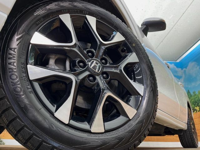 �y����18�C���`�A���~�z�C�[���z�O�ςɃ}�b�`���������A���~�z�C�[���𑕒����Ă���܂��B�e��ЊO�A���~�z�C�[����A�X�^�b�h���X�^�C�����戵�����Ă���܂��B���񂲑��k����������