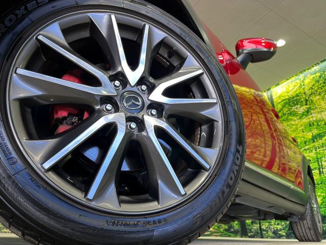 �y����18�C���`�A���~�z�C�[���z�O�ςɃ}�b�`���������A���~�z�C�[���𑕒����Ă���܂��B�e��ЊO�A���~�z�C�[����A�X�^�b�h���X�^�C�����戵�����Ă���܂��B���񂲑��k����������