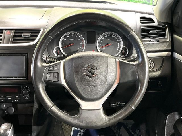 �y�����v�����X�e�A�����O�z�㎿�Ȋv���g�p���邱�ƂŁA��ɂ����������݂ƂĂ��^�]���₷���n���h���ł���