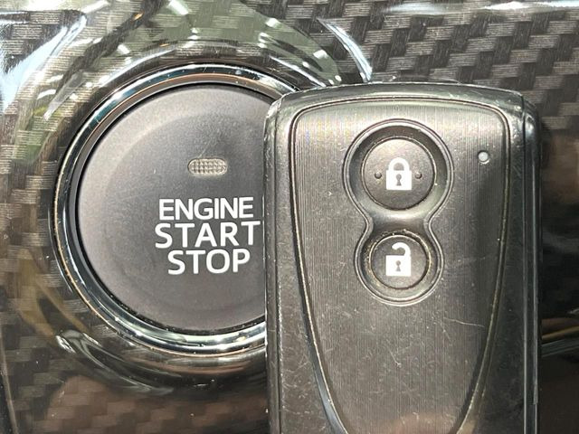 �y�L�[�t���[�V�X�e���z�J�o����|�P�b�g�ɓ��ꂽ�܂܂ł��h�A�̎{���E�������\�ȃX�}�[�g�L�[�𑕔��B�G���W���̃I���E�I�t�����J�M�����o���K�v����������Ƃ��Ă��֗��ł���