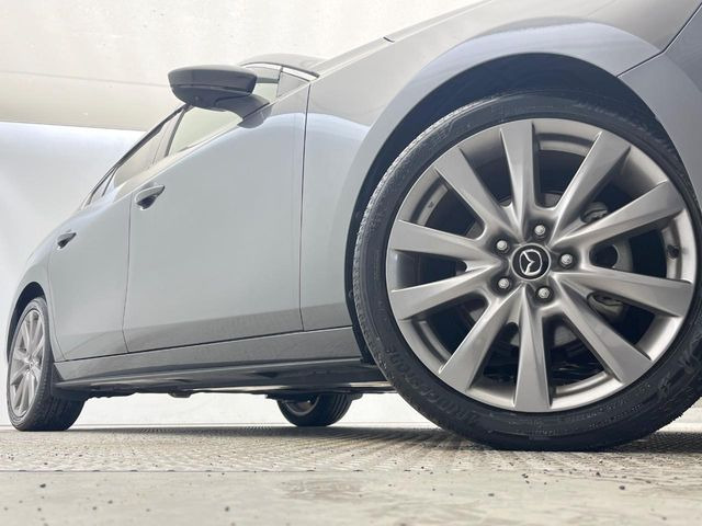 �y����18�C���`�A���~�z�C�[���z�O�ςɃ}�b�`���������A���~�z�C�[���𑕒����Ă���܂��B�e��ЊO�A���~�z�C�[����A�X�^�b�h���X�^�C�����戵�����Ă���܂��B���񂲑��k����������