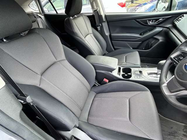 専門の業者による内装丸洗い、シートのタバコなどによるコゲ穴のリペア等(有料)も承っております。