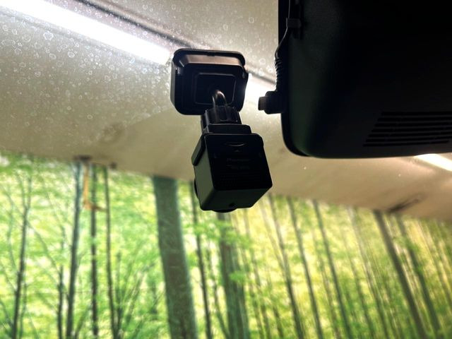 【ドライブレコーダー】ドライブレコーダー装備!走行中はもちろん、あおり運転や事故に遭遇した際、映像で記録し、万一のリスクに備えます。※記録用SDカードはお客様ご自身でご準備いただく必要があります。