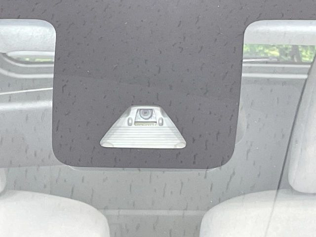 �y�X�}�[�g�A�V�X�g�z���s���ɑO���̎ԗ�����F�����A�Փ˂������Ȏ��͌x��ƃu���[�L�ŏՓˉ���Ɣ�Q�y�����A�V�X�g�B�����S�Ƀh���C�u�����y���݂��������܂��B