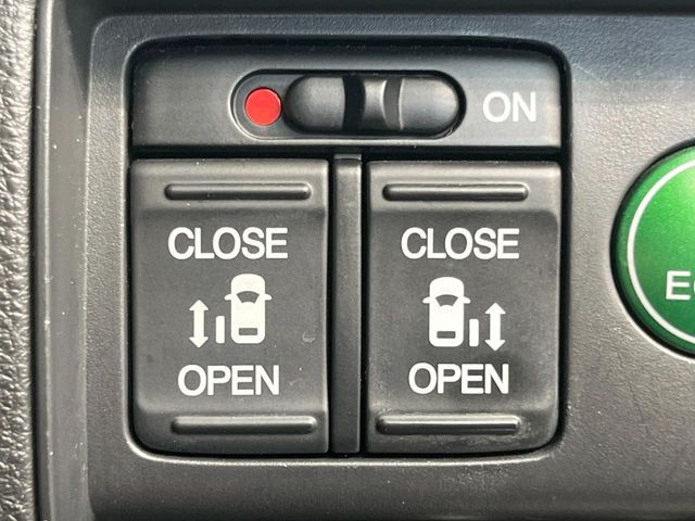 �y�����p���[�X���C�h�h�A�z�X�}�[�g�L�[��^�]�Ȃ̃X�C�b�`�Ō�ȗ����X���C�h�h�A�̊J���\���d��������͂����ăh�A���J����K�v�������A�����Ȃ��q�l�ł��ȒP�ɊJ���߂ł����K�ł���