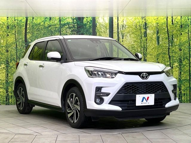 ��D�]�𒸂��Ă���܂��{�f�B�̒e�X�v���b�V���R�[�g���D�]��t���B�ʏ�̃K���X�R�[�g�ƈقȂ�A�ϋv�N��6�N�̖��@���K���X�R�[�e�B���O���A�{�f�B���L���C�ȏ�Ԃɕۂ��Ă���܂��B