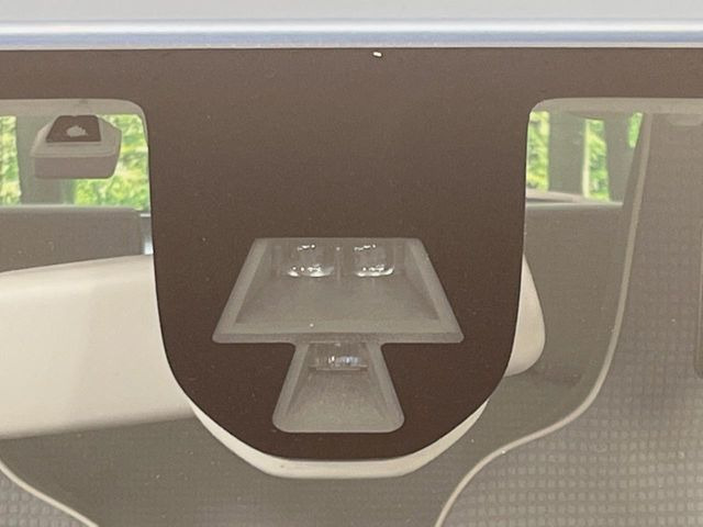 �y�X�}�[�g�u���[�L�T�|�[�g�z���s���ɑO���̎ԗ�����F�����A�Փ˂������Ȏ��͌x��ƃu���[�L�ŏՓˉ���Ɣ�Q�y�����A�V�X�g�B�����S�Ƀh���C�u�����y���݂��������܂��B