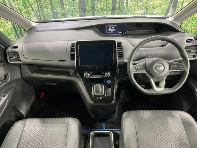 セレナ1.2 e-POWER ハイウェイスターV