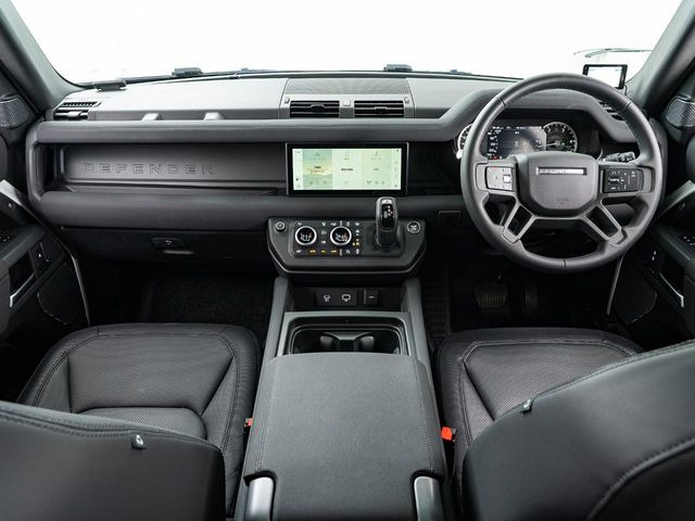 ディフェンダー110 X ダイナミック SE 3.0L D300 ディーゼル 4WD