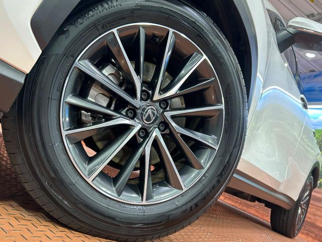 【純正18インチアルミホイール】外観にマッチした純正アルミホイールを装着しております。各種社外アルミホイールや、スタッドレスタイヤも取扱いしております。是非ご相談ください♪