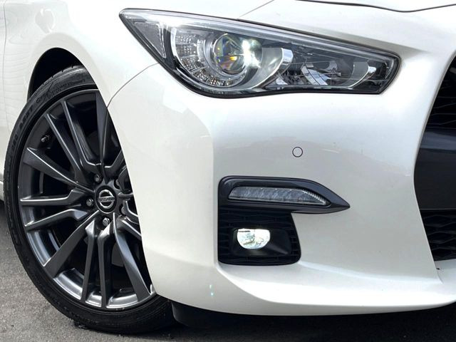 �yLED�w�b�h���C�g�z���V����ԑ��s�����ǍD�Ȏ��E���m�ۂ����S���ĉ^�]�ł��鍂�P�xLED�w�b�h���C�g�𑕔�!�_�����x�������A����d�͂��}�����Ă��܂��B